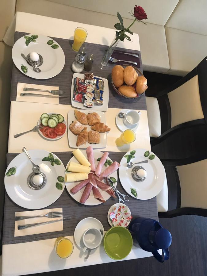 הכנבורג Hotel Friedrich מראה חיצוני תמונה